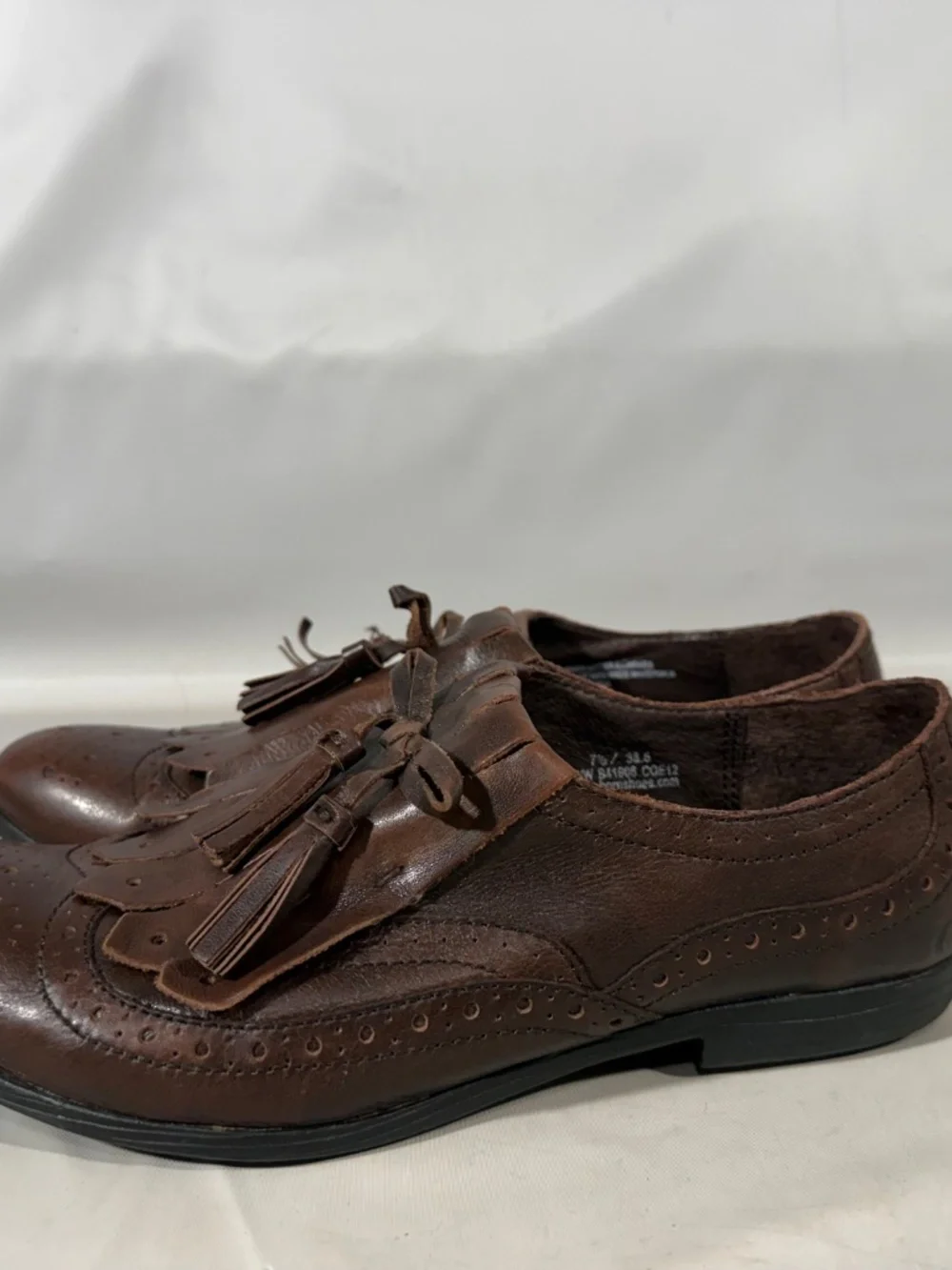 Born Women's Boylenn Loafer Size 7.5 Brown Leather Wingtip Tassel Kiltie Shoe